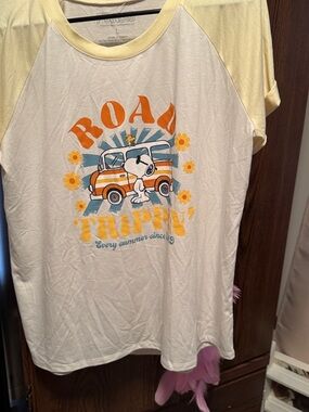 Peanuts White and Yellow 'Road Trippin' Graphic Tee